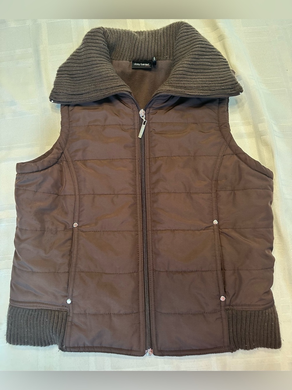 Daisy Fuentes Sport Brown Puffer Vest Petite Medium M